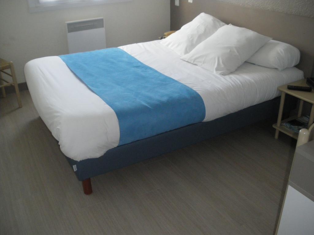 Hotel Du Port กงการ์โน ภายนอก รูปภาพ