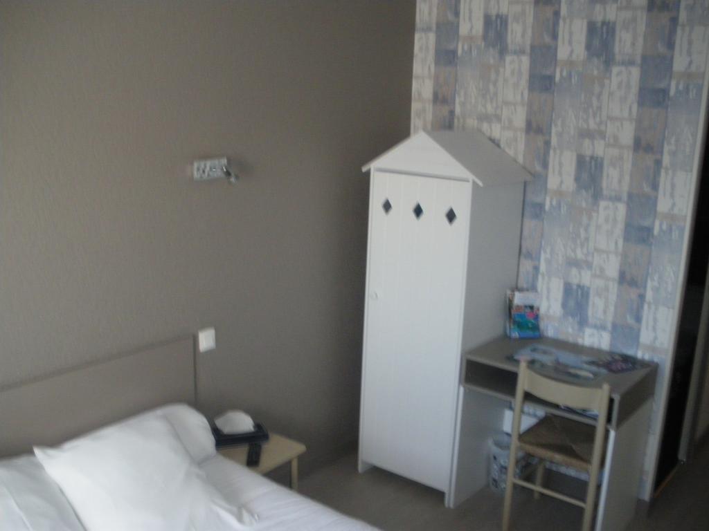 Hotel Du Port กงการ์โน ห้อง รูปภาพ