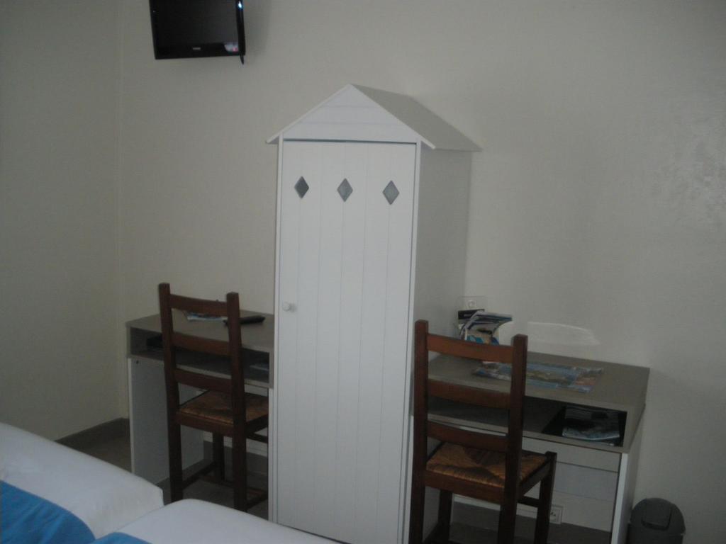 Hotel Du Port กงการ์โน ห้อง รูปภาพ